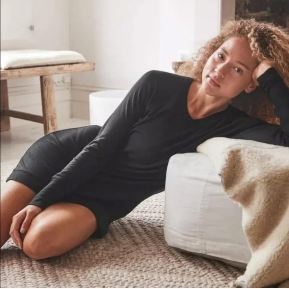 Athleta Black Asymmetrical Hem Long Sleeve Dress‎ Casual Comfy